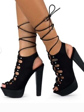 Breckelle ‘Betsey-15W’ Black Slingback Lace-Up Platform Heels